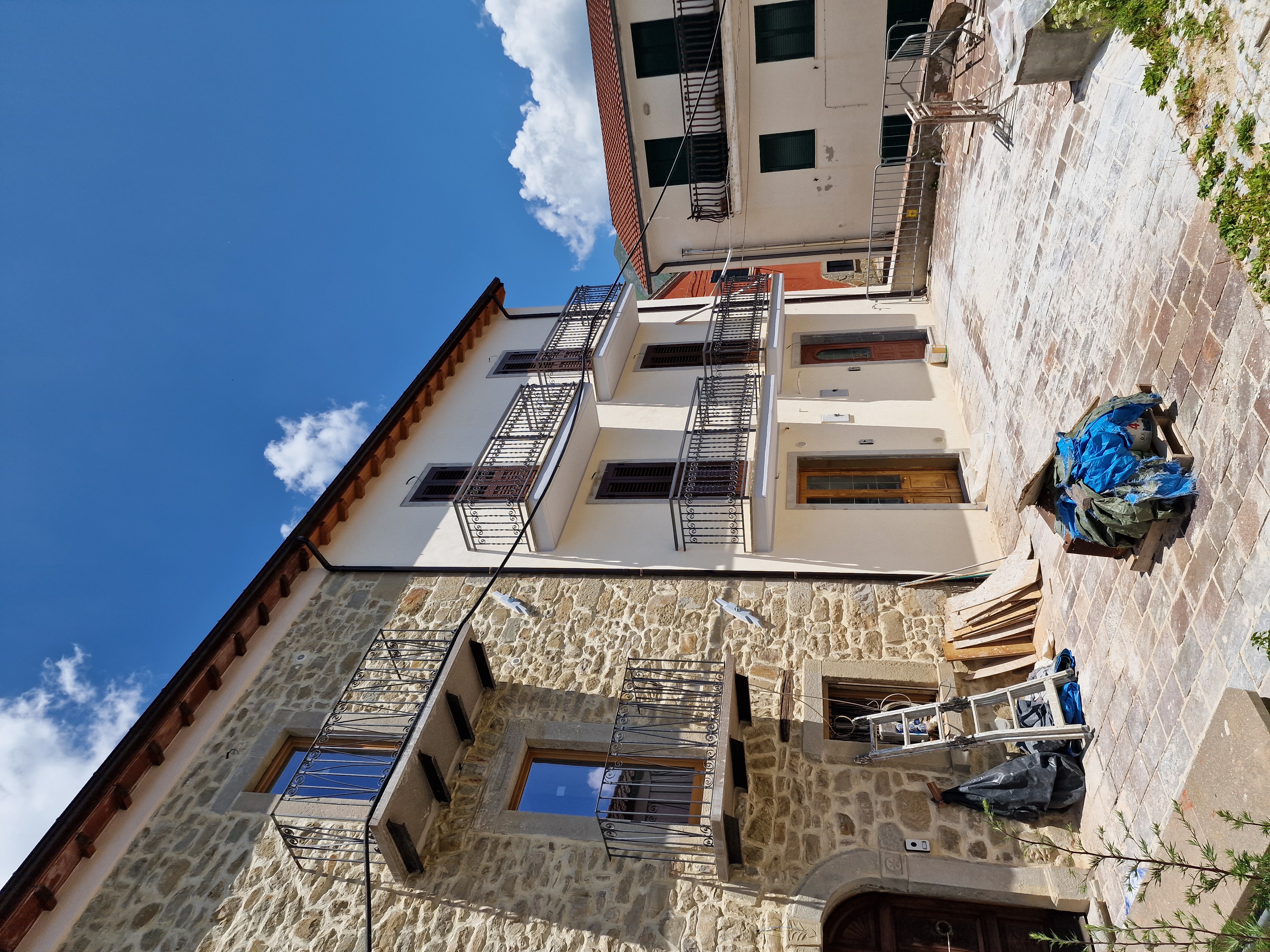 Riparazione e miglioramento sismico di aggregato edilizio - foto 11